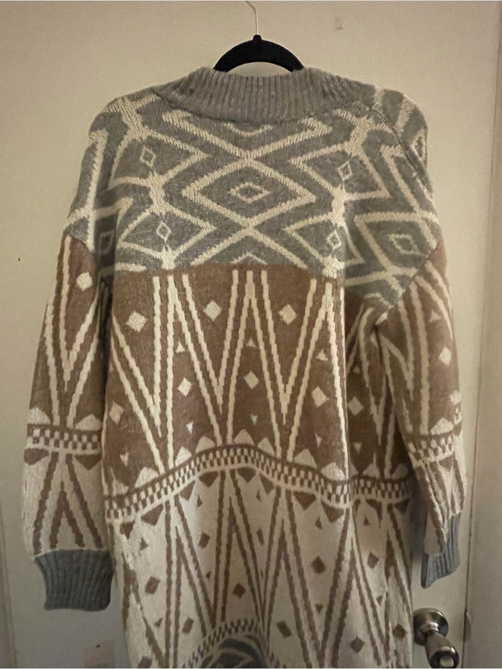 NWT Ophelia Roe Long Open-Front Geometric Knit Cardigan in Gray and Tan - Picture 3 of 4